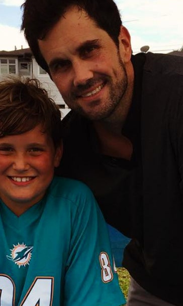 Matt Leinart's 9-year-old son might have a better arm than he does